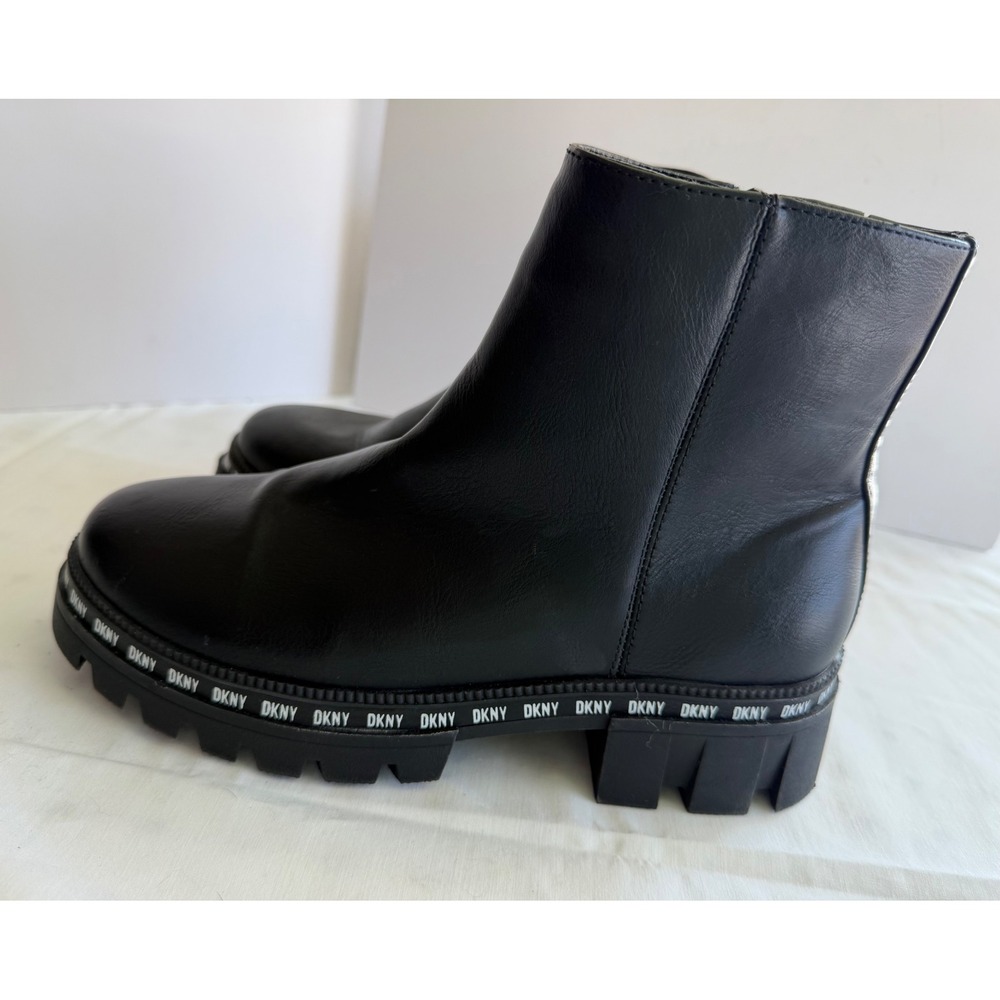 DKNY Women's Black Faux Leather Zip Ankle Boots Lug Sole Logo Size 5